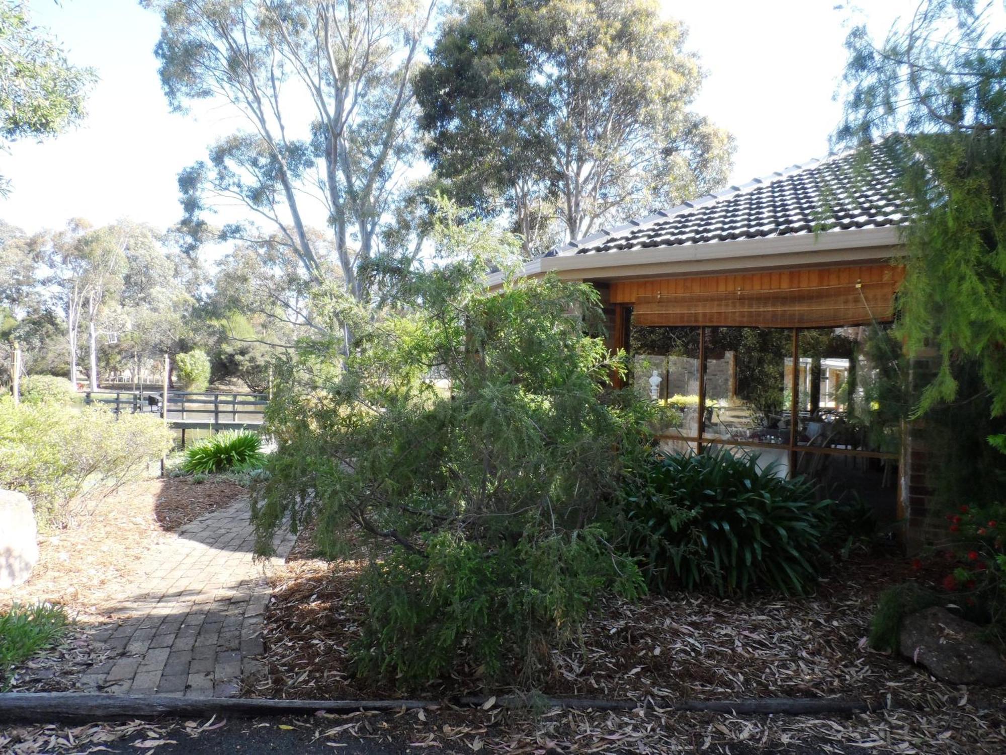 Magdala Motor Lodge & Lakeside Restaurant Stawell Exteriör bild