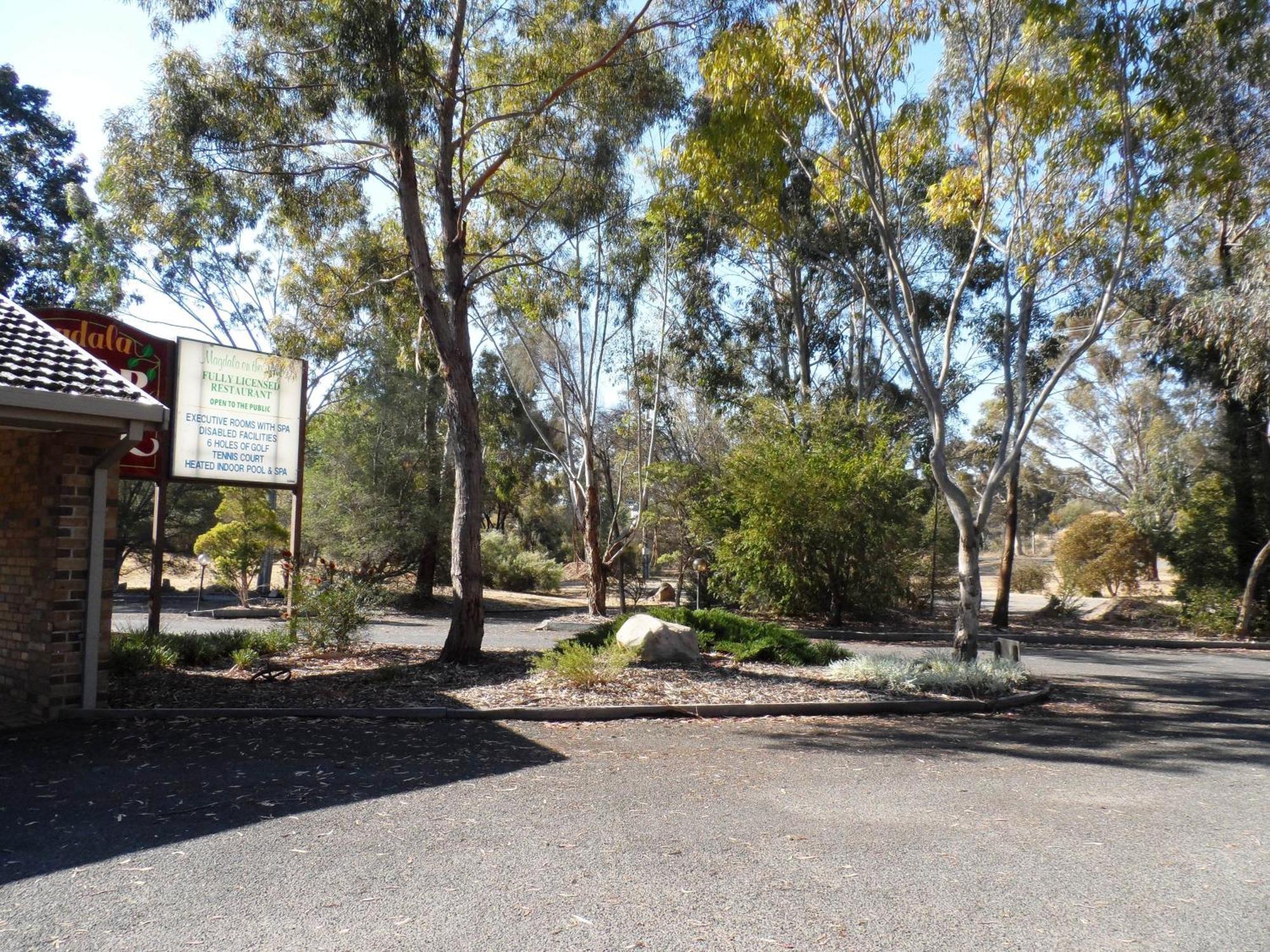 Magdala Motor Lodge & Lakeside Restaurant Stawell Exteriör bild