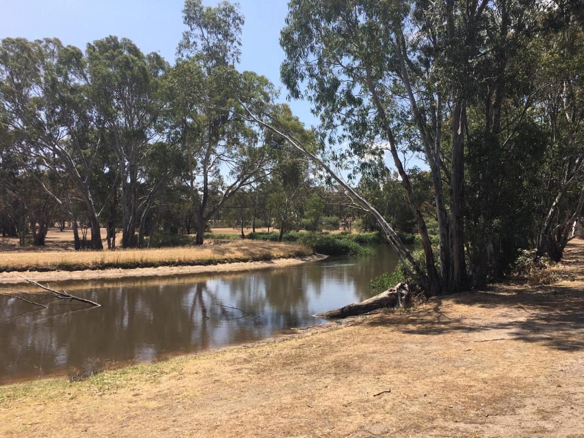 Magdala Motor Lodge & Lakeside Restaurant Stawell Exteriör bild