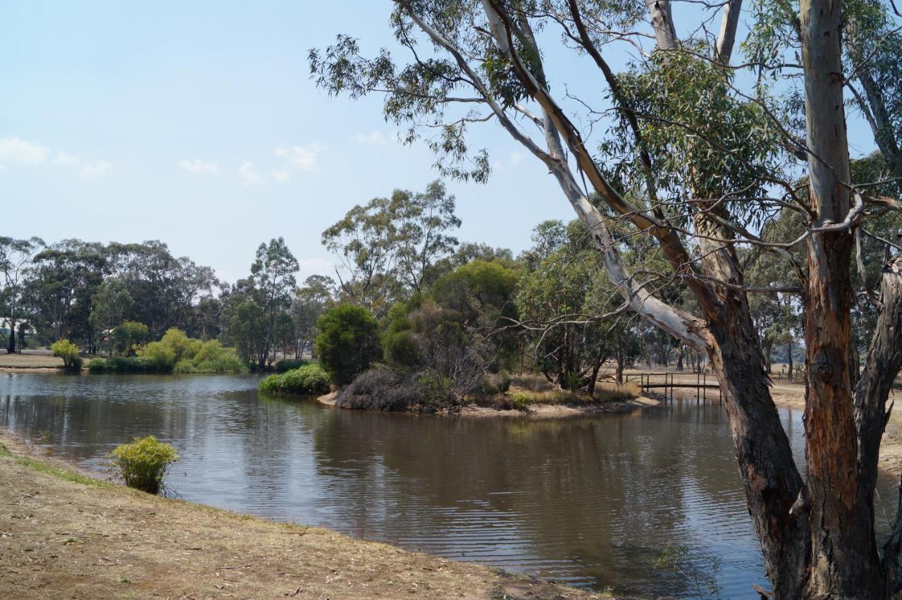 Magdala Motor Lodge & Lakeside Restaurant Stawell Exteriör bild