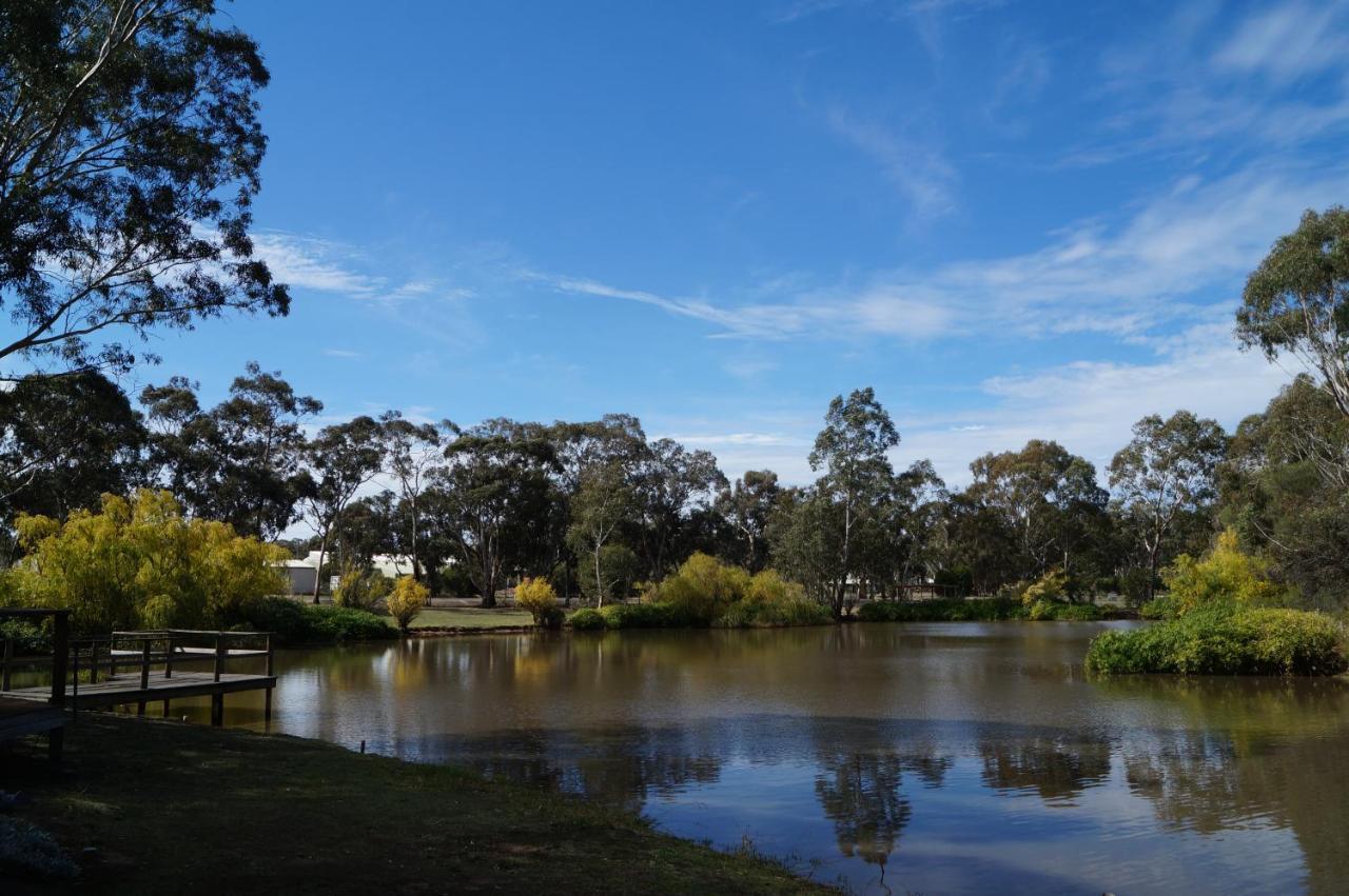 Magdala Motor Lodge & Lakeside Restaurant Stawell Exteriör bild